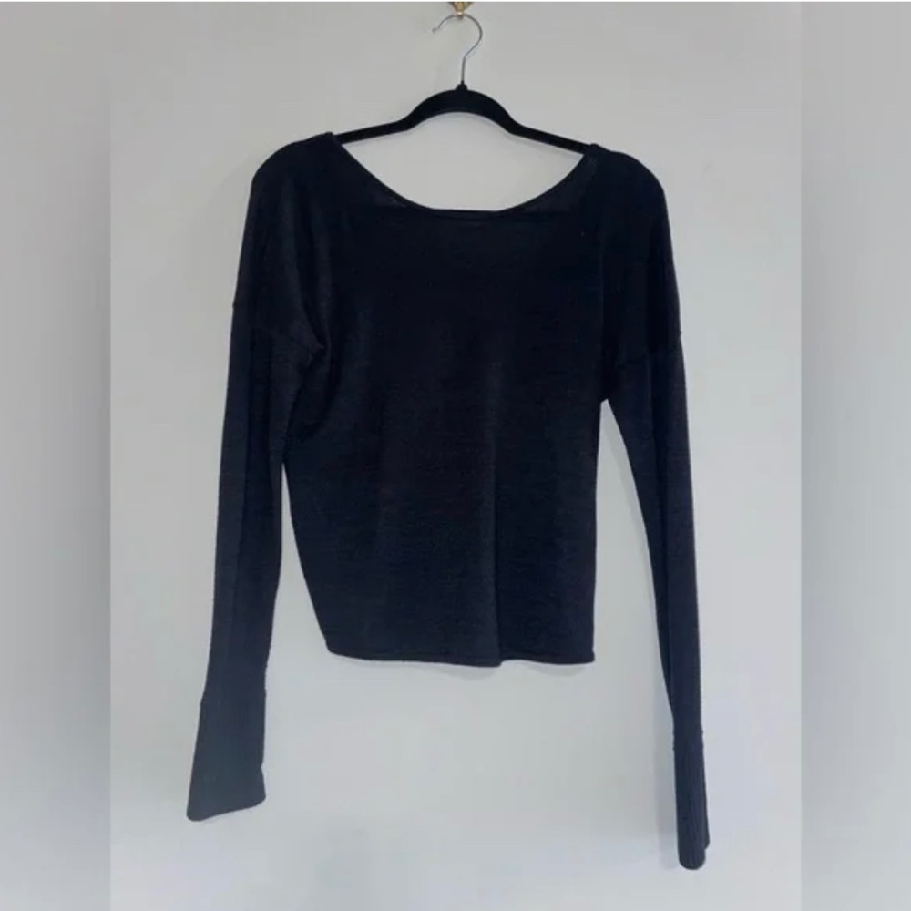 Abercrombie & Fitch - Women's Low Back Round Neck Long Sleeve Sweater (Black)